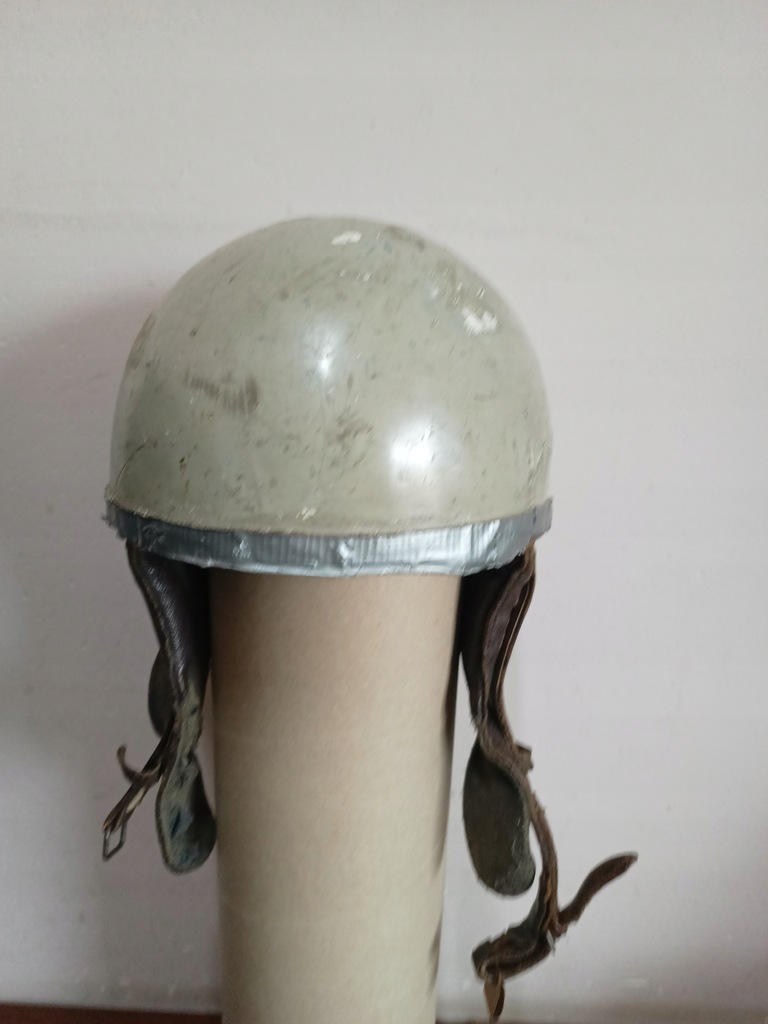KASK ORZESZEK ORYGINAŁ Z PRL KOMAR WSK HEŁM obwód 56-57cm