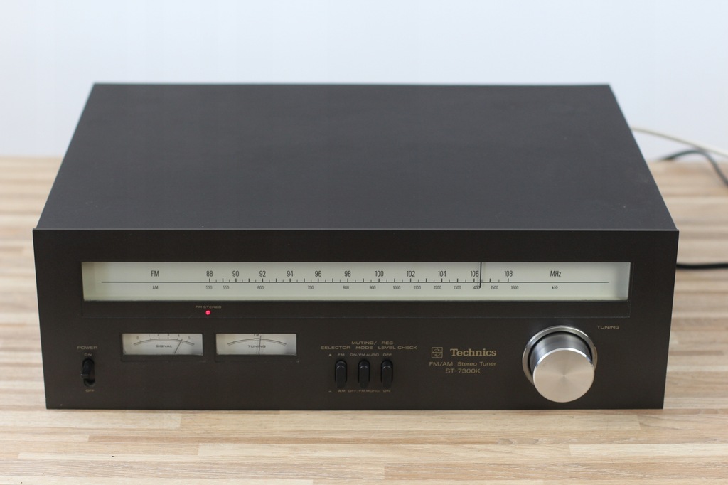 Technics ST-7300K tuner radiowy , opis