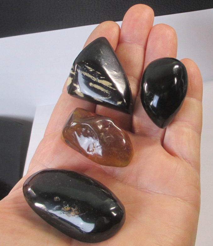 Bursztyny poler Sumatra 43 gr - 4 szt - zobacz