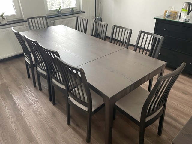 stół rozkładany 180/240/90, 10 krzeseł drewnianych