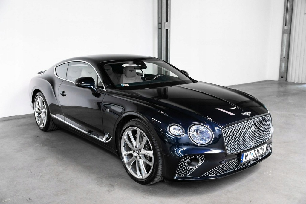 Bentley Continental GT W12 Mulliner First Edition.