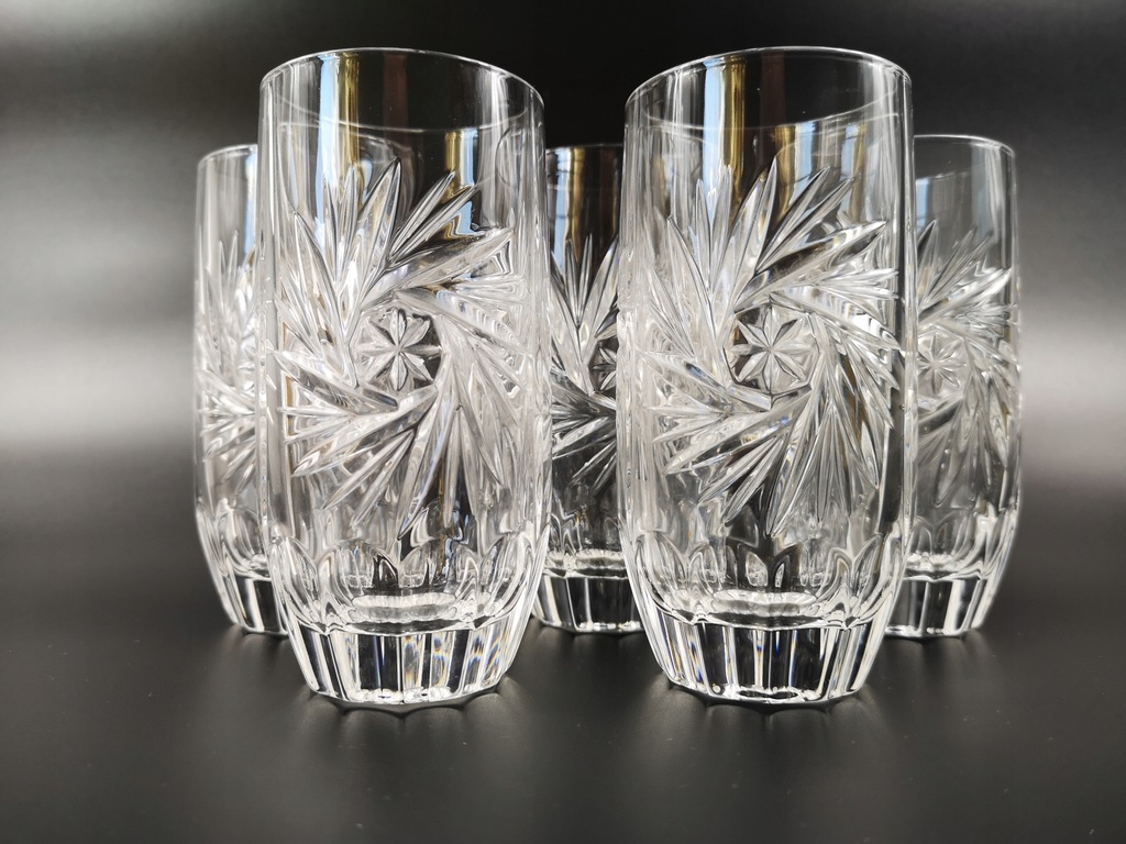 Piękne kryształowe szklanki.Bohemia