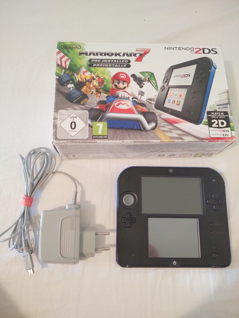 Nintendo 2DS Mario Kart pudełko