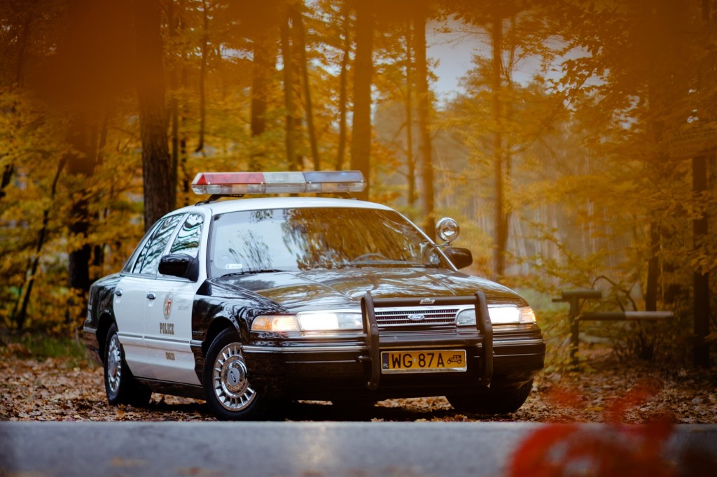 Przejażdżka policyjnym Fordem Crown Victoria