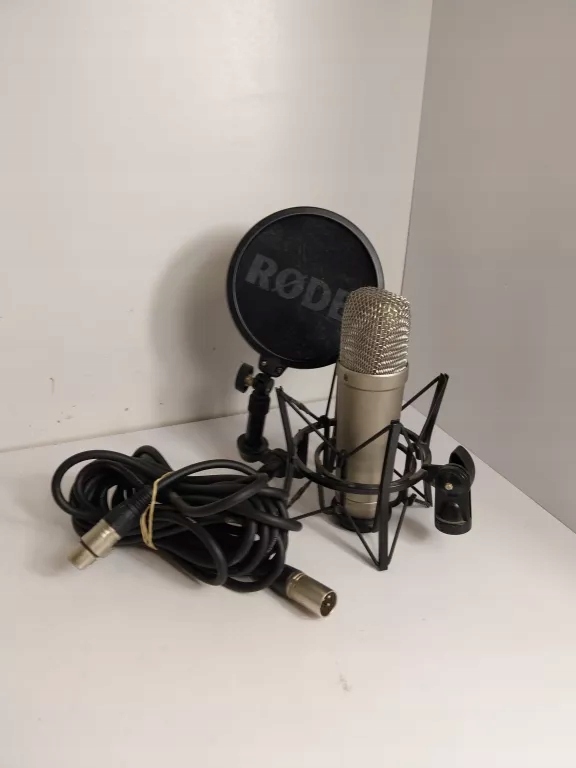 MIKROFON STUDYJNY RODE NT1 + AI-1