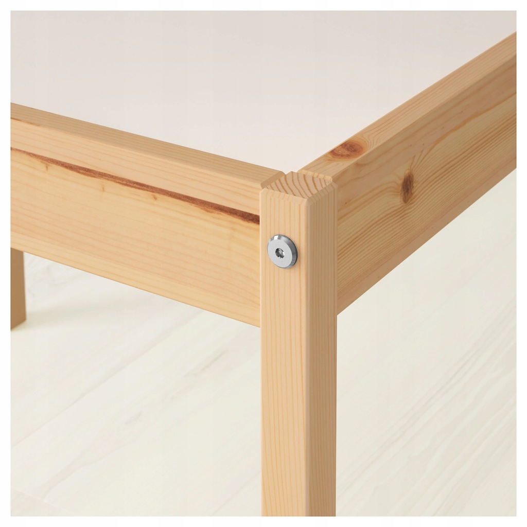 детский стол и стул от года икеа