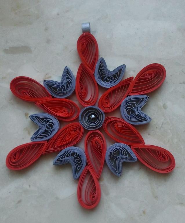 Gwiazdka na choinkę - quilling - bombka