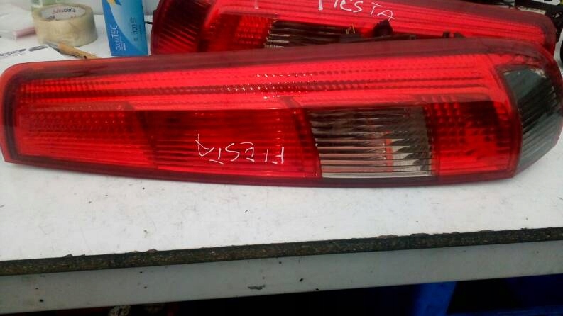LAMPA PRAWY TYŁ FORD FIESTA MK6 2S6113N004AD
