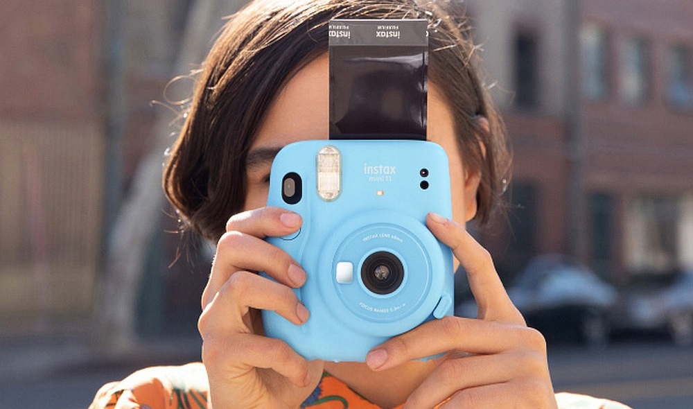 Купить Синяя камера FUJIFILM Instax Mini 11: отзывы, фото, характеристики в интерне-магазине Aredi.ru