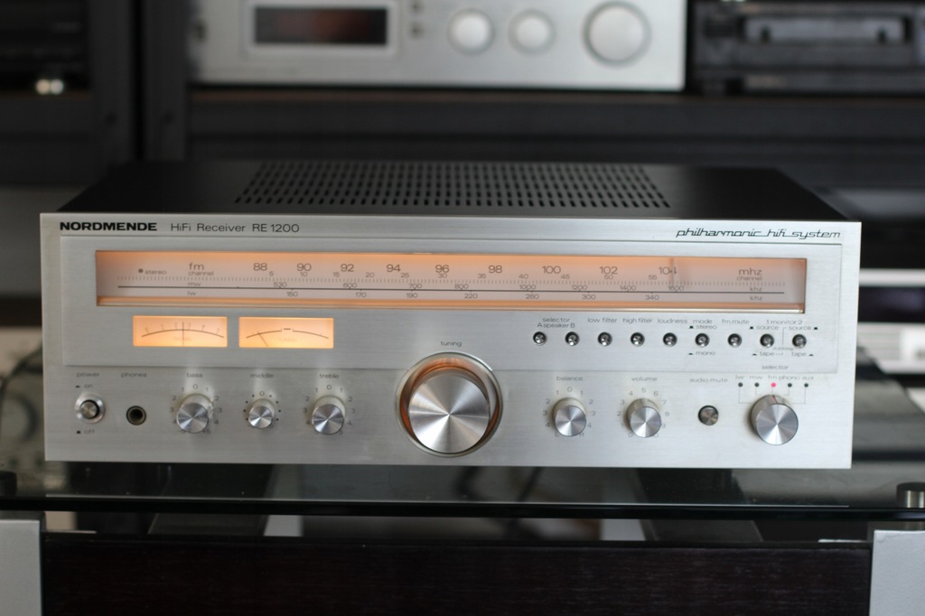 Nordmende RE 1200 amplituner stereo, stan , (1978 - 81), opis
