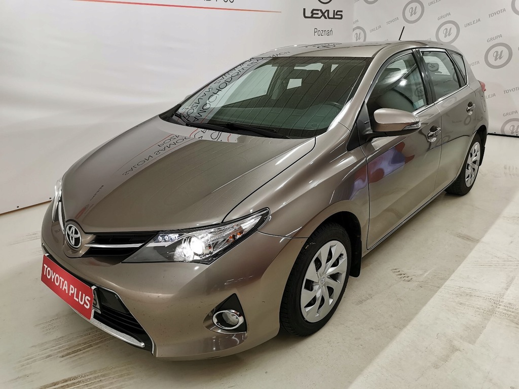 Toyota Auris 1.6 Premium 132KM, Kamera Cofania, Se