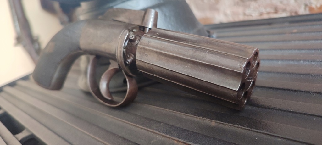Rewolwer wiązkowy pieprzniczka Turnera pistolet heban