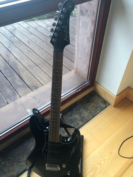 Yamaha pacifica gitara 112vcx Stojak gratis