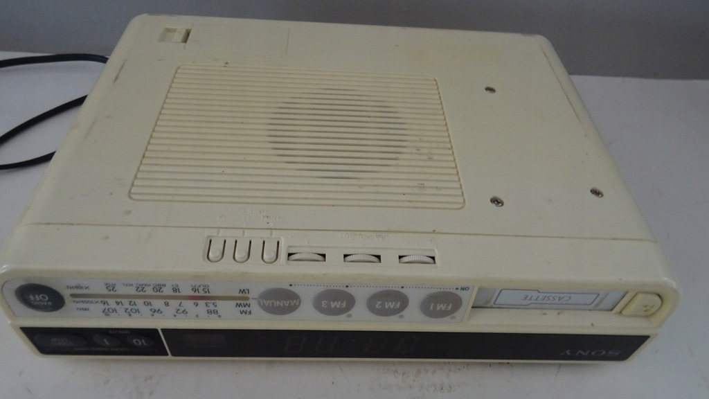 zabytek TECHNIKI STARY RADIOODBIORNIK ZEGAREK SONY ODTWARZACZ