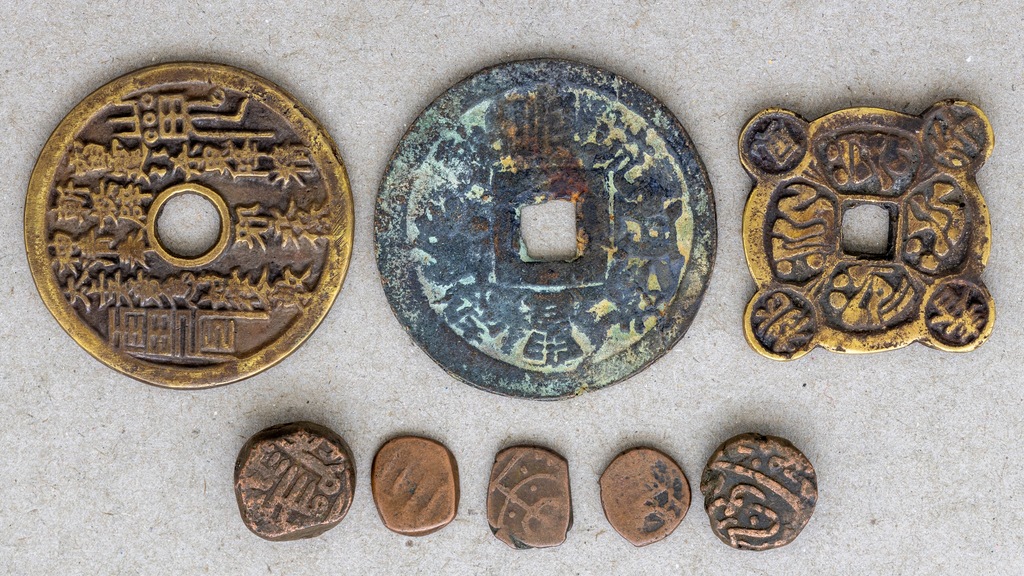 27.ck Zestaw 8x starych monet Azja - Chiny, Indie (?)