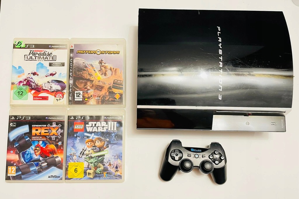 PlayStation3 PS3 + 4 gry + LEGO + PAD