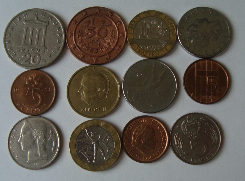 12 monet zagranicznych z obiegu dla WOŚP