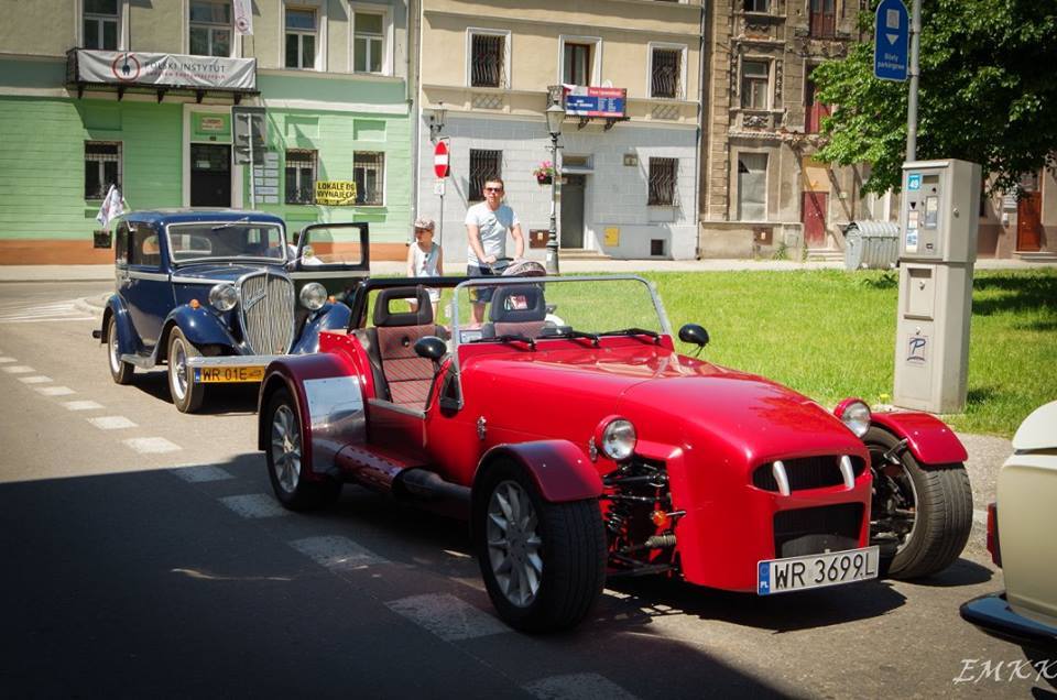 Przejażdżka repliką Lotusa.