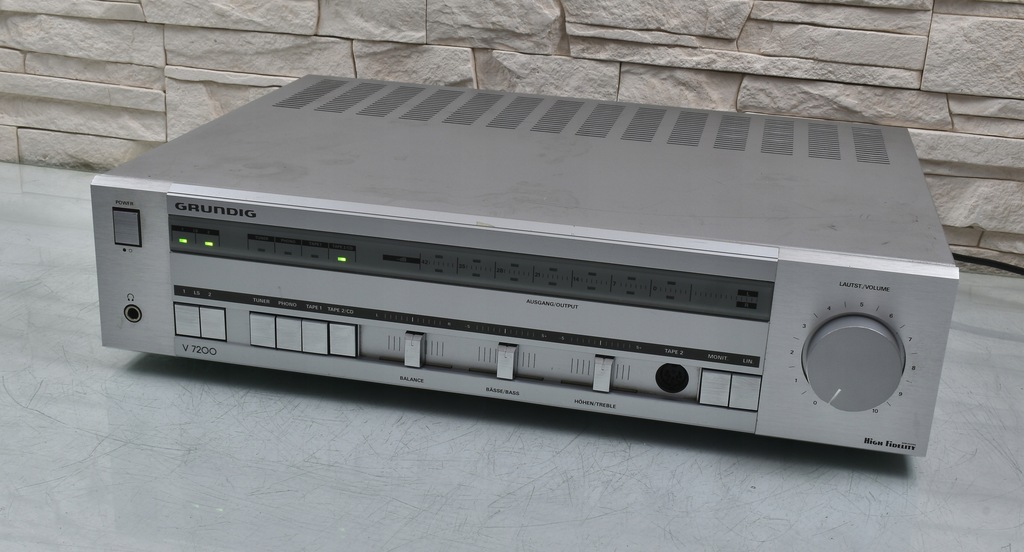GRUNDIG V 7200 Legendarny wzmacniacz stereo