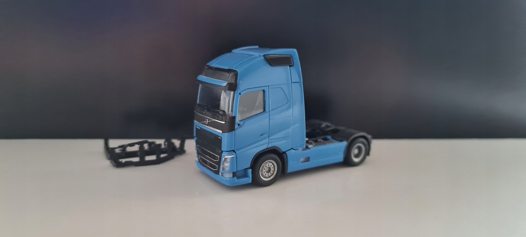 Herpa Volvo GL FH XL niebieskie