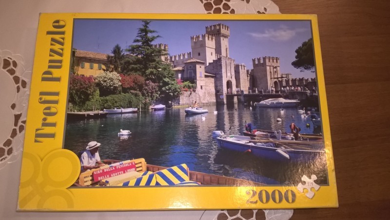 puzzle 2000 elementów /paczkomat