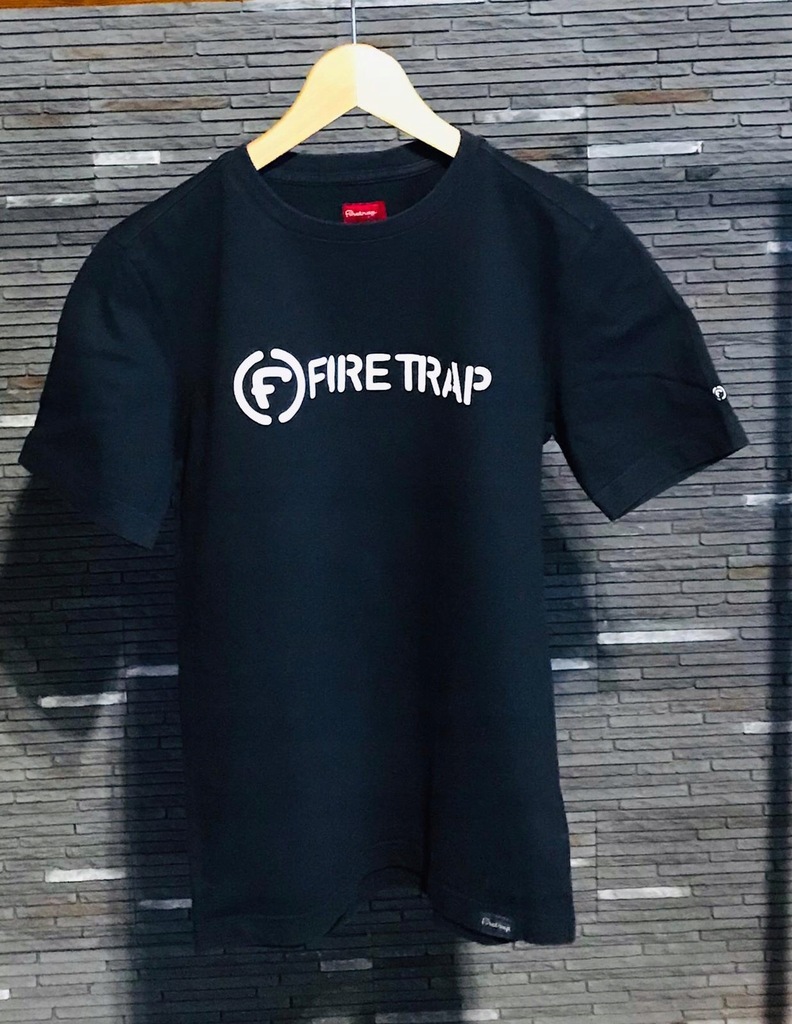 54 ## FIRETRAP ## MODNA KOSZULKA T-SHIRT S