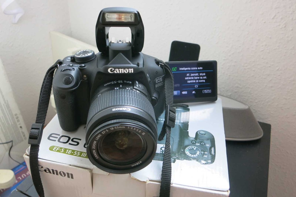 Canon 600D -18,1 Mpx ,EF-S 18-55 III Kit, Full HD