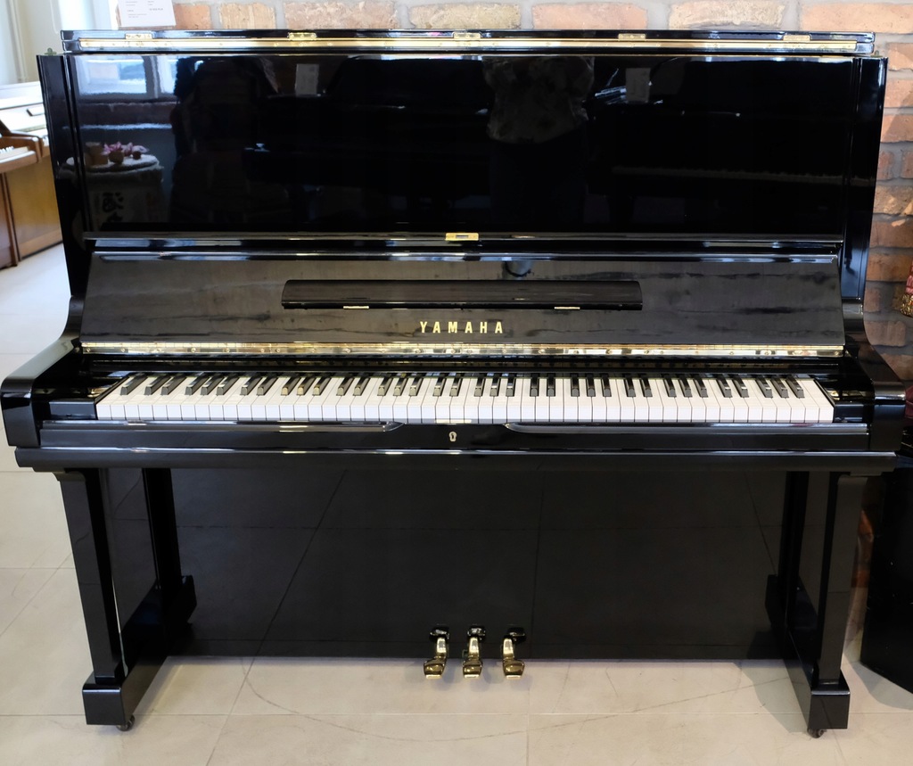 Pianino Yamaha UX