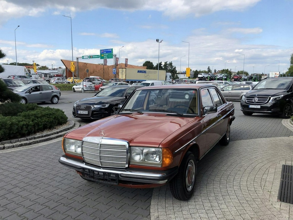Klasyka,piękny,stan kolekcjonerski, 2.3 benzyna