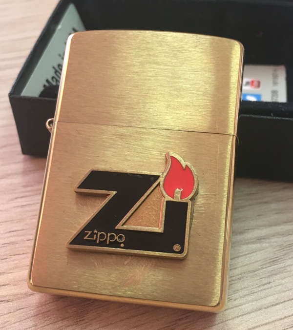 Zapalniczka Zippo Brushed Bras Flame Logo 60000832