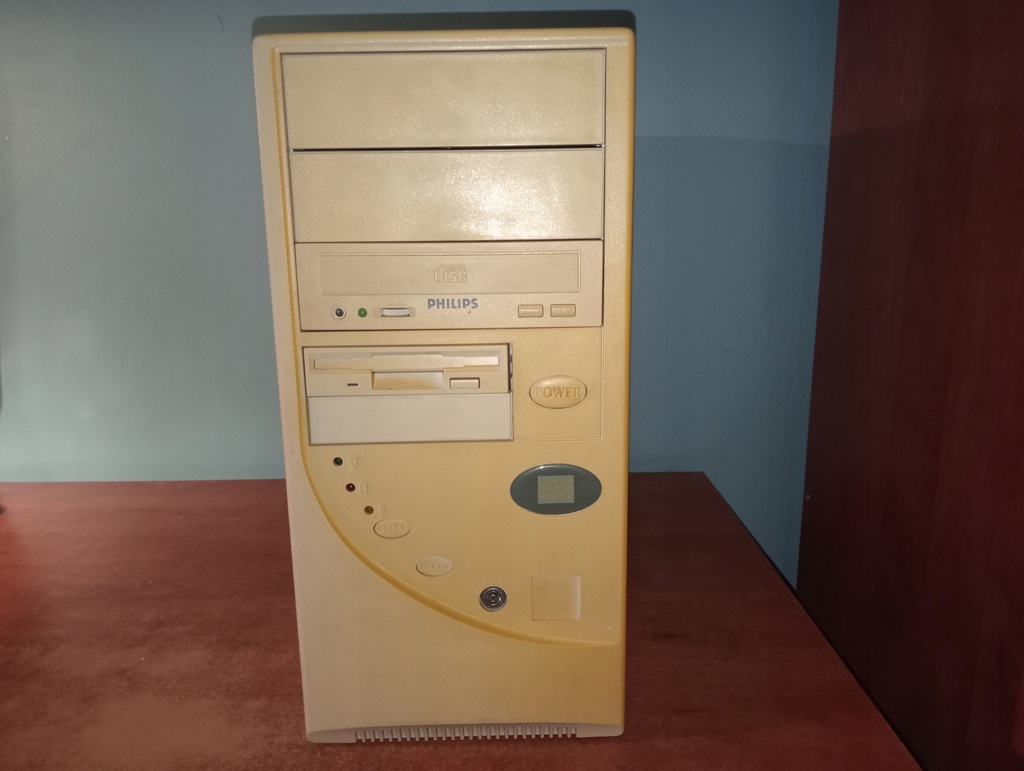 Komputer retro Pentium 200 MHZ 82 MB ram S3 Trio