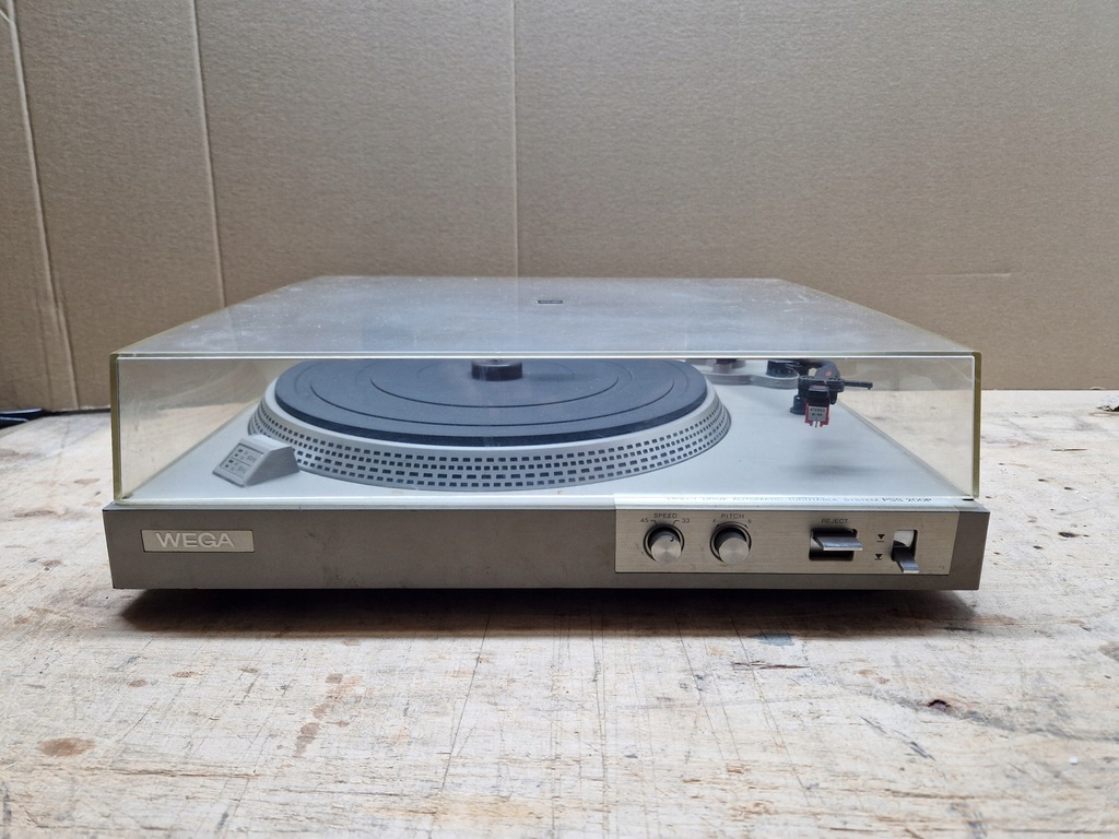 Gramofon Wega PSS 200P