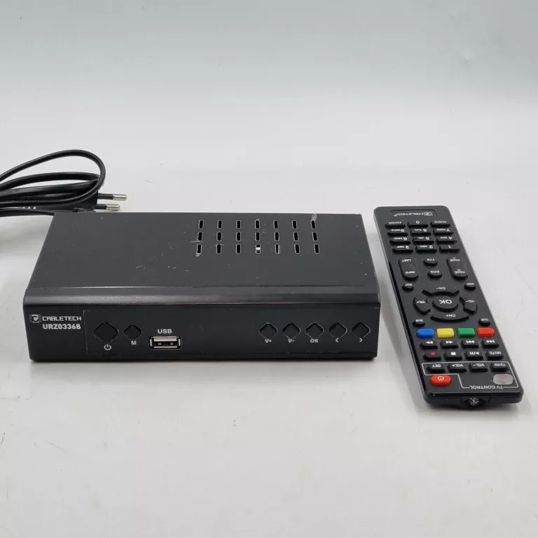 DEKODER DVB-T2 CABLETECH URZ0336B PILOT