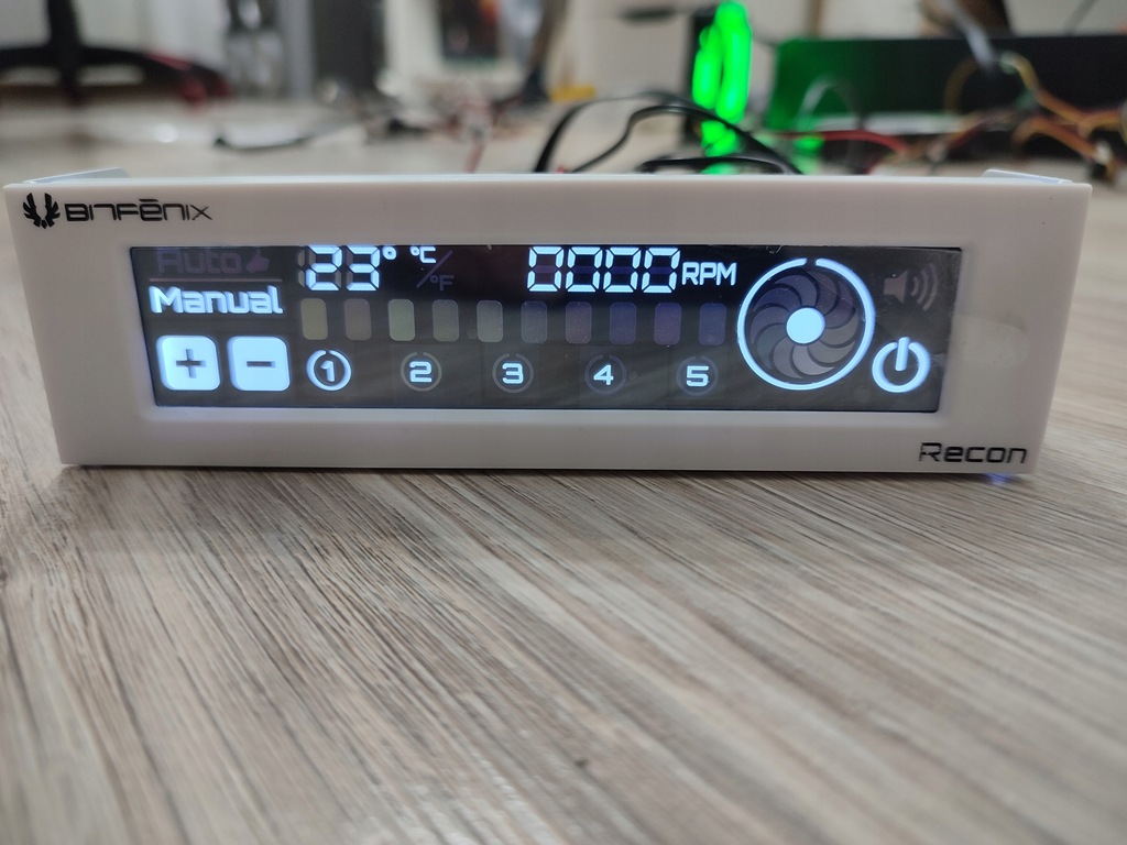 DOTYKOWY KONTROLER OBROTÓW BITFENIX RECON BIAŁY