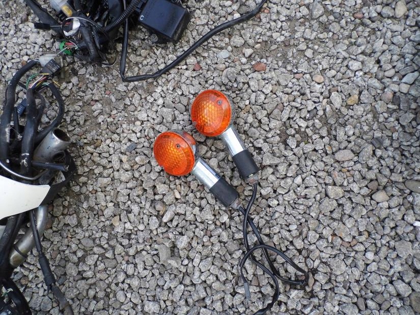 SUZUKI MARUDER 125 250 KIERUNKOWSKAZ PRAWY + LEWY