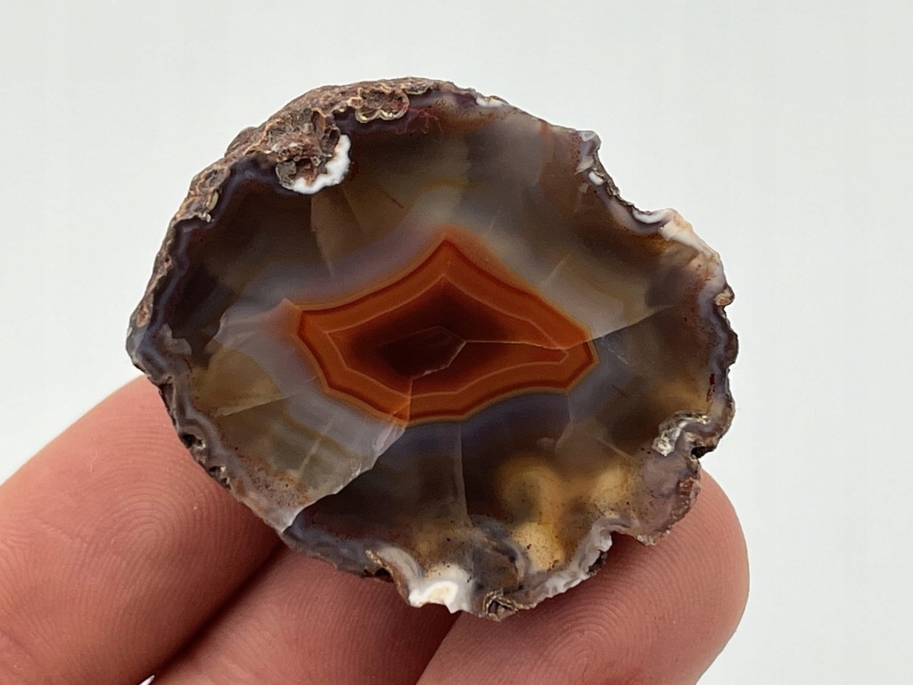 Agat Malawi 3.9cm x 3.3cm. Czerwone oczko, duża głębia