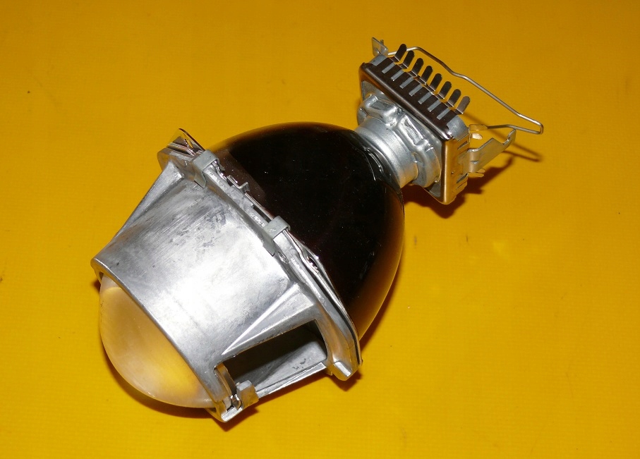 SOCZEWKA LAMPY REFLEKTORA XENON PRZÓD AUDI A4 B6