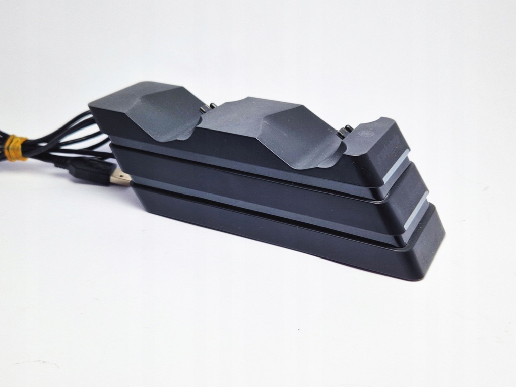 Stacja dokująca PS4 Snakebyte Twin: Charge 4