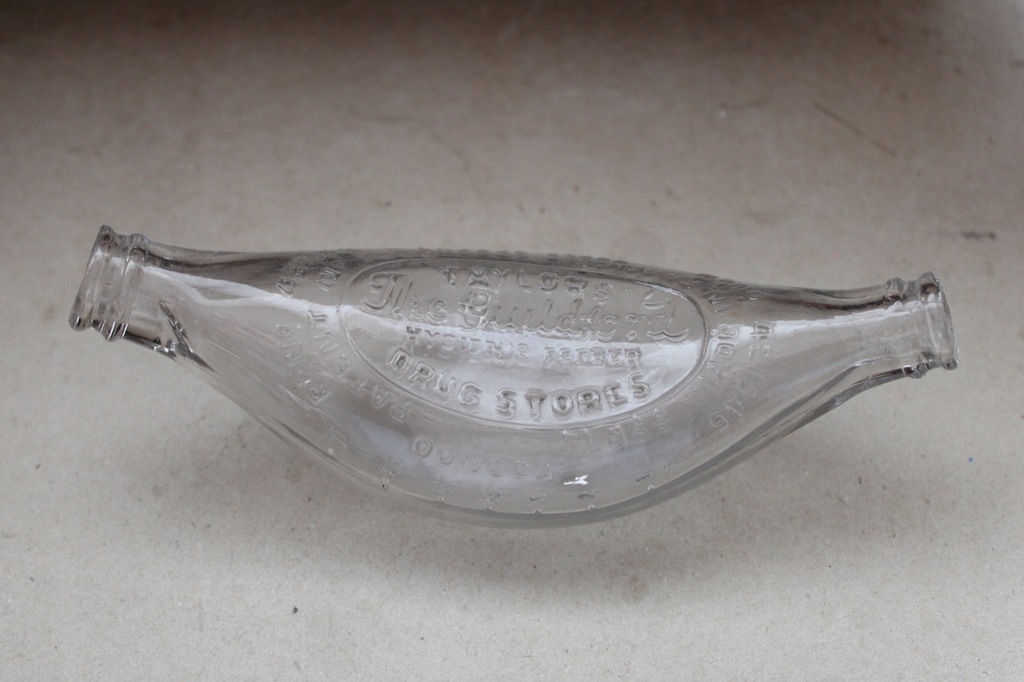 Butelka na dwa smoczki.