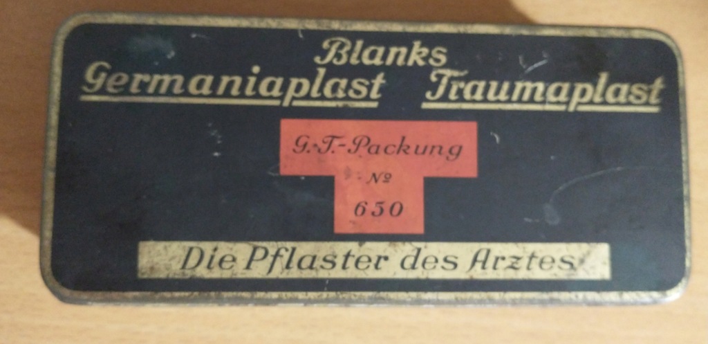 Niemieckie pudełko na plastry do apteczki Wh