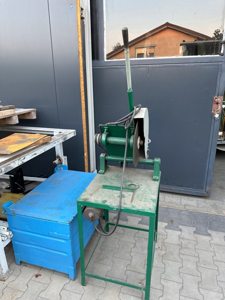 Przecinarka kątowa do metalu, Gumówka