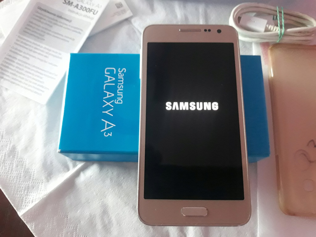 Samsung Galaxy A3 GOLD 16 GB BCM OD 1 ZŁ