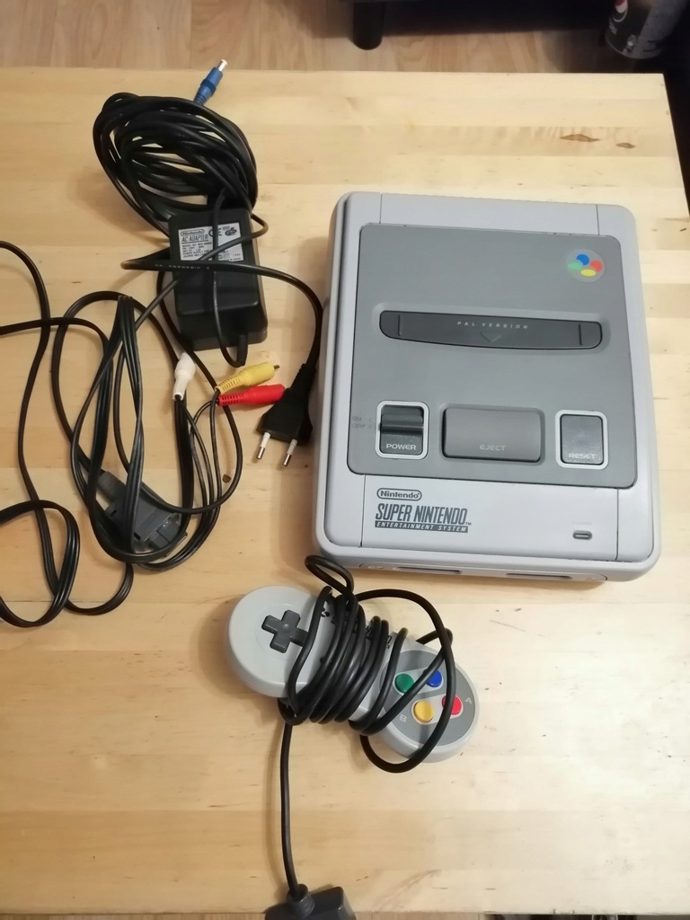 Konsola Nintendo SNES bdb oryginalna + kabli PAL