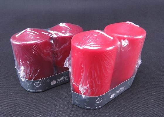 Zestaw dwóch eleganckich świec w kolorze czerwonym o wysokości 11 cm