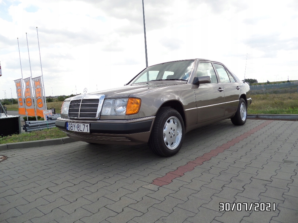 MERCEDES-BENZ SEDAN (W124) 300 D (124.130) 110 KM