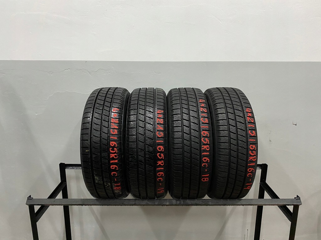 215/65/16C 109/107T GOODYEAR CARGO VECTOR 2 18/19R