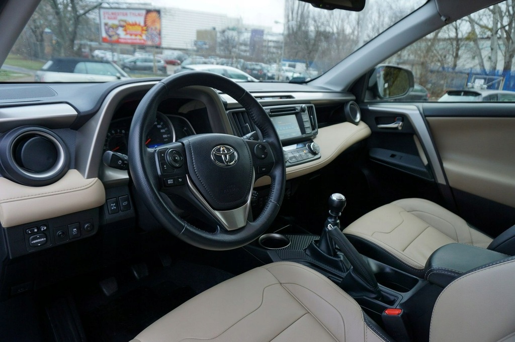 Toyota RAV4 AWD Executive + pakiet skóra, salon