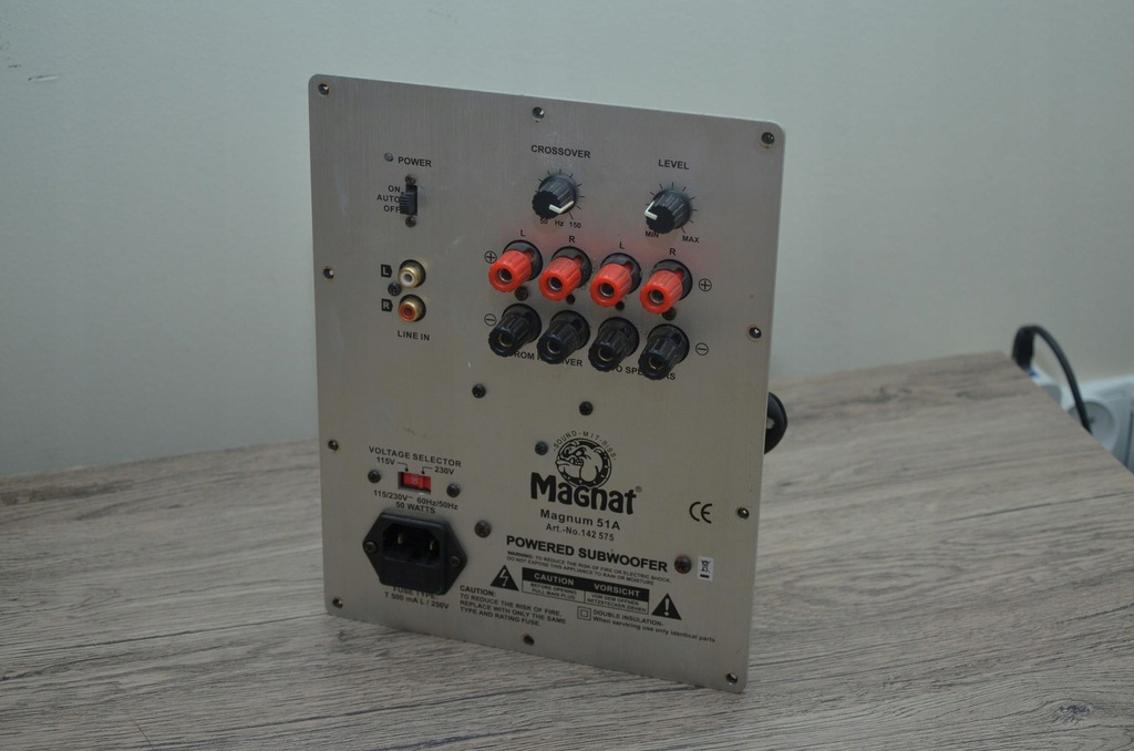 Panel wzmacniacz subwoofera, Magnat, auto on/off