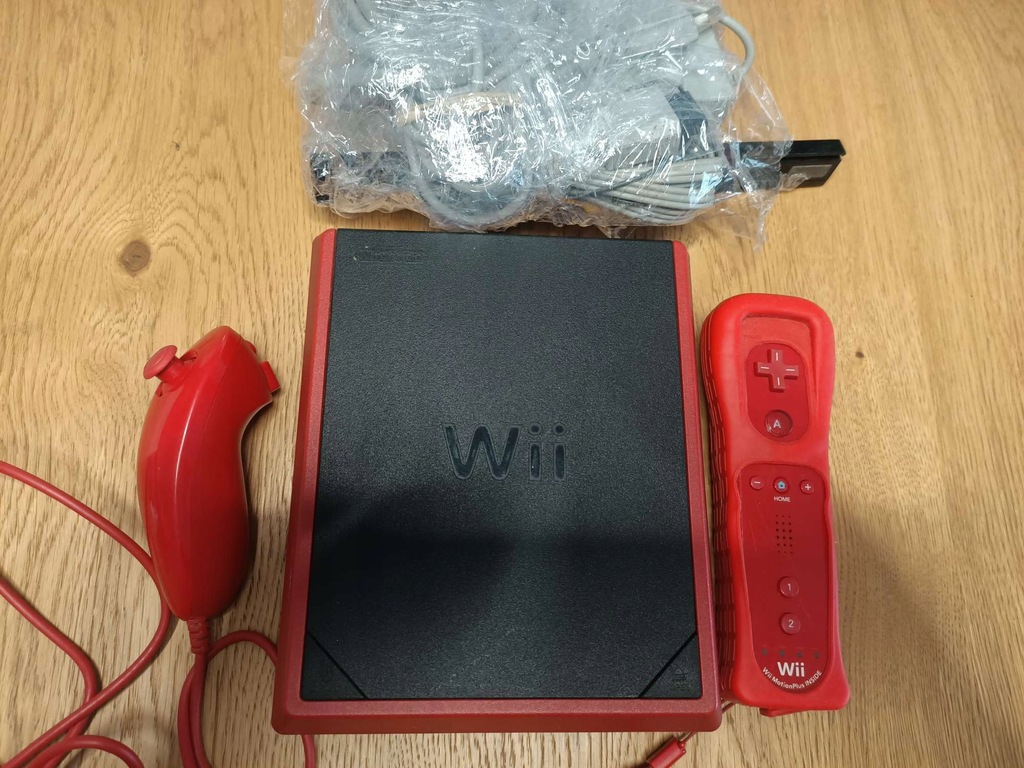 Konsola Nintendo Wii Mini kontroler nunchuck
