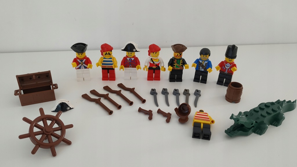 Lego Pirates Minifigurki 7 sztuk + Elementy NR N24